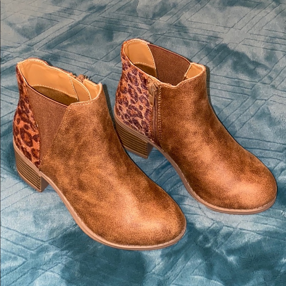 NWT Girls Booties